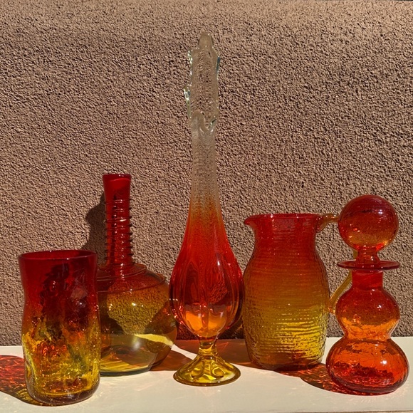 Viking Amberina 15.5” Swung Vase 6 Petal Mid Century Art Glass - Picture 11 of 12